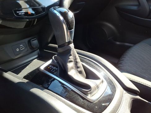 Used 2019 Nissan Rogue S image 16