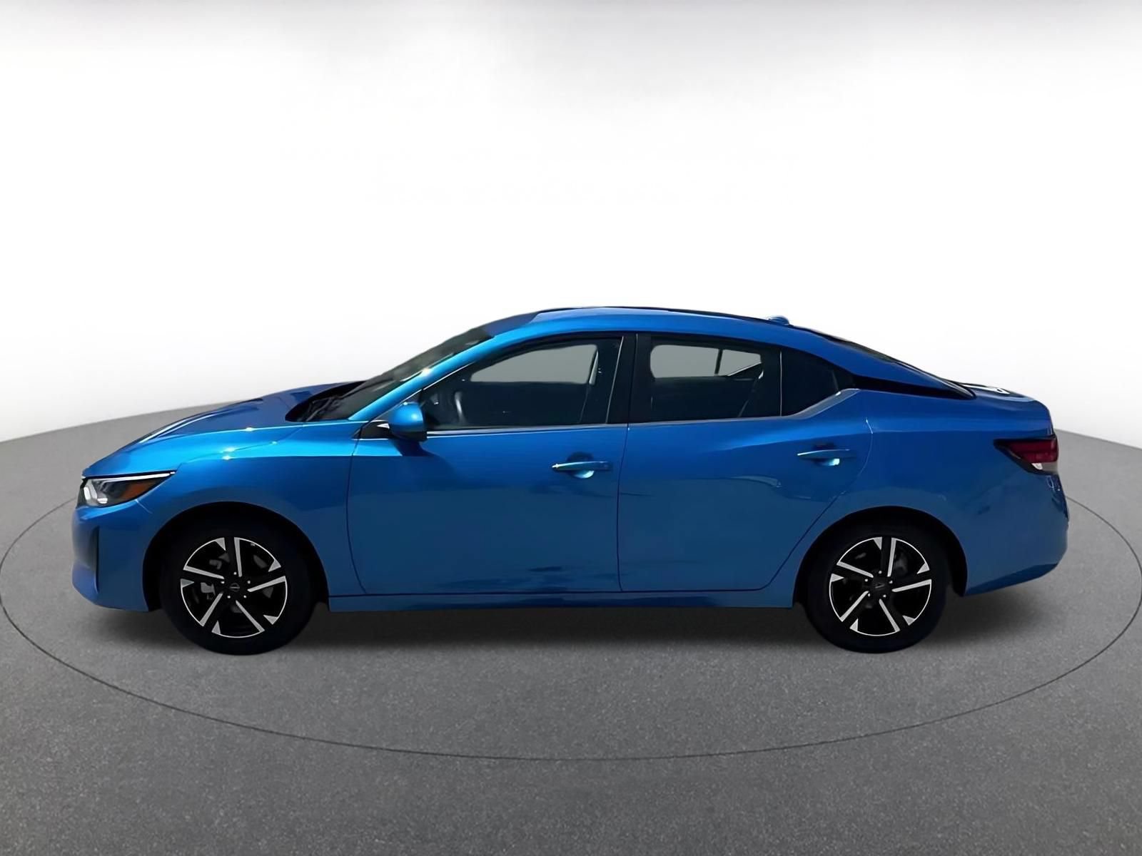 Used 2025 Nissan Sentra SV FWD image 8