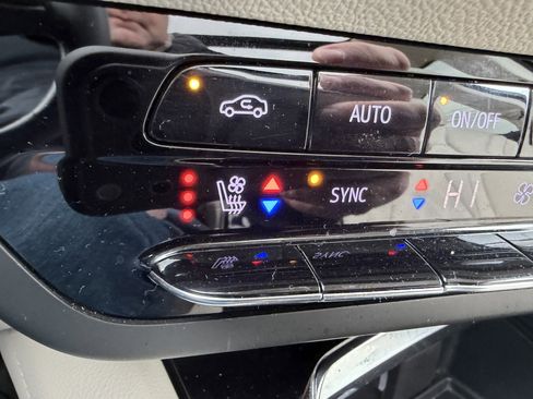 Used 2023 Buick Envision Avenir image 20