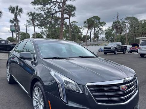 Used 2018 Cadillac XTS Luxury image 3