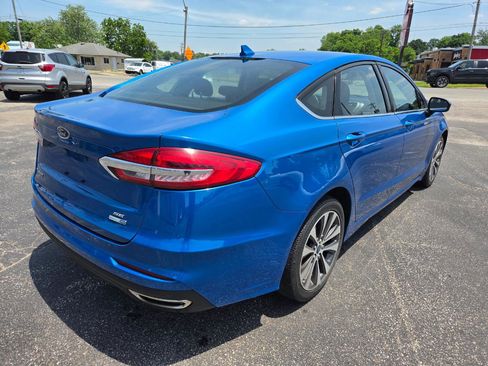 Used 2020 Ford Fusion SE AWD/4WD image 3