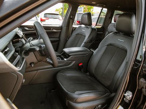 Used 2023 Jeep Grand Cherokee Trailhawk w/ Advanced Protech Group II AWD/4WD image 13