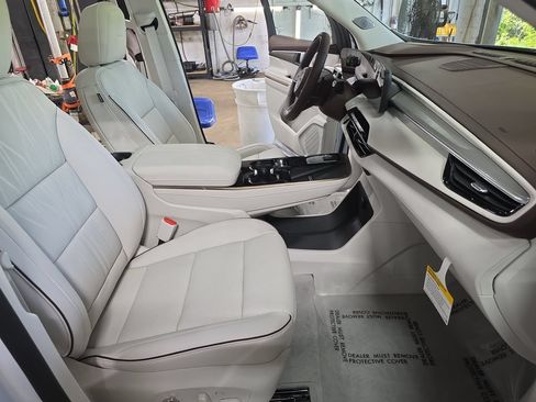 New 2026 Buick Enclave Avenir w/ Super Cruise Package AWD/4WD image 10
