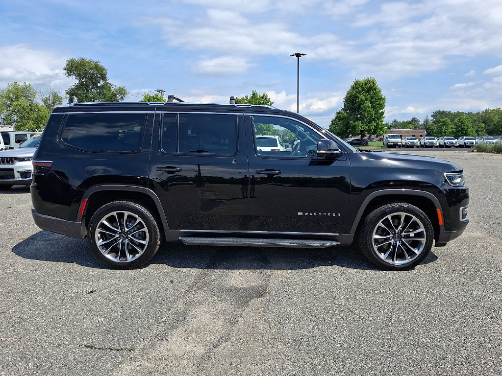 Used 2022 Jeep Wagoneer Series II w/ Convenience Group I AWD/4WD image 13