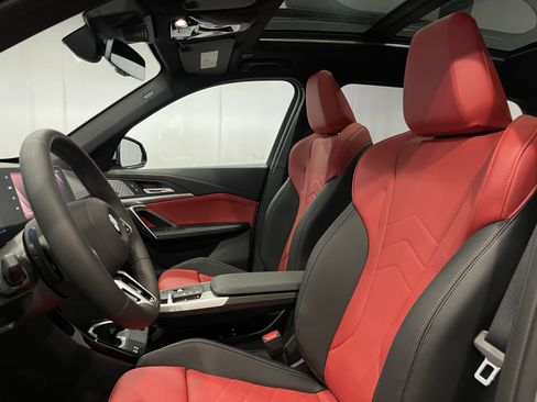 Used 2025 BMW X1 xDrive28i w/ Premium Package image 8