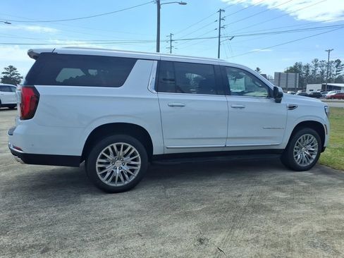 New 2026 GMC Yukon Denali w/ Denali Reserve Package AWD/4WD image 8