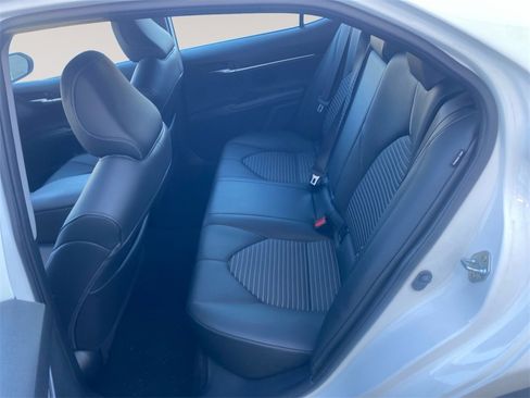 Used 2022 Toyota Camry SE image 13
