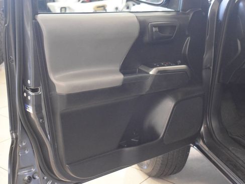 Used 2020 Toyota Tacoma SR5 image 32