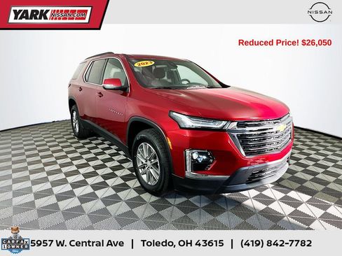 Used 2023 Chevrolet Traverse LT image 1