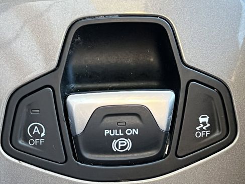 Used 2022 Jeep Renegade Limited w/ Sun, Sound & Wheels Group image 25