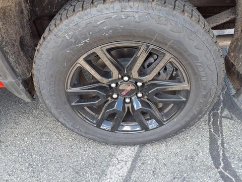 Used 2024 GMC Sierra 1500 Elevation image 10