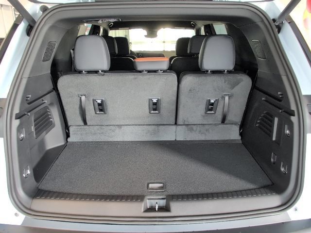New 2027 Chevrolet Traverse Z71 w/ Enhanced Driving Package AWD/4WD image 36