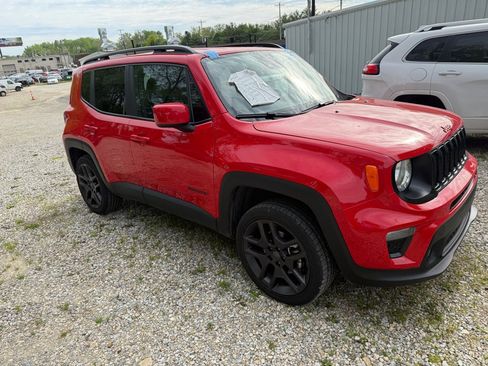 Used 2022 Jeep Renegade Latitude w/ Convenience Group image 3