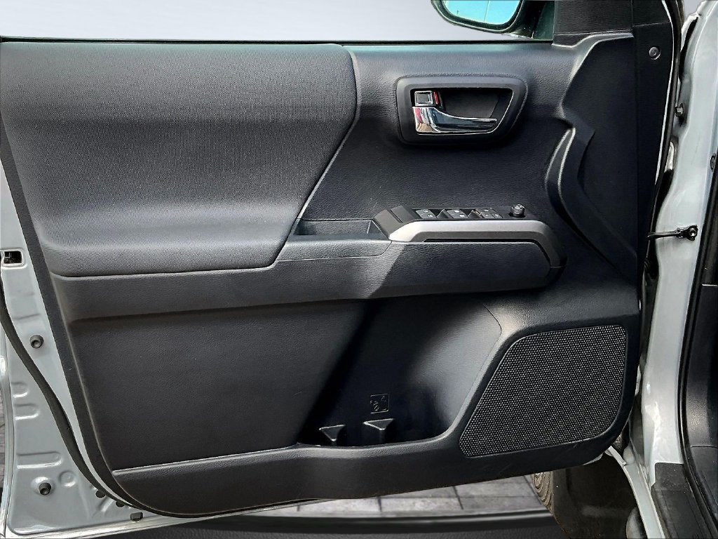 Used 2020 Toyota Tacoma 4x4 Double Cab image 23