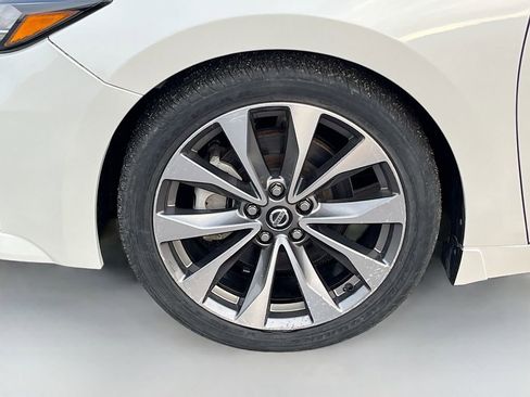 Used 2022 Nissan Maxima Platinum w/ Sport Mat Group FWD image 33