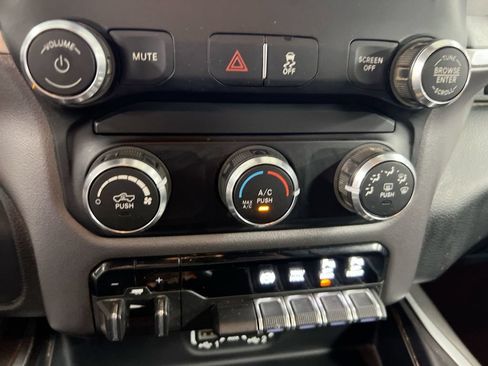Used 2019 RAM 3500 Big Horn AWD/4WD image 11