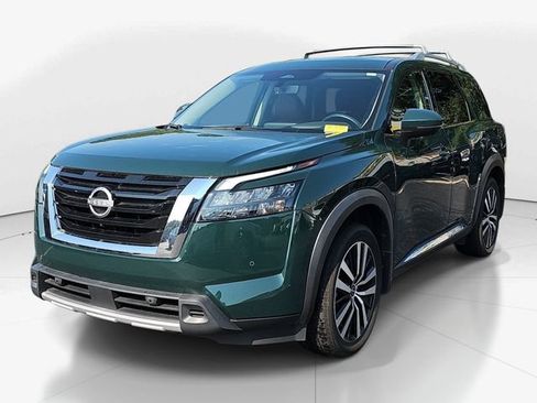 Used 2025 Nissan Pathfinder Platinum FWD image 7