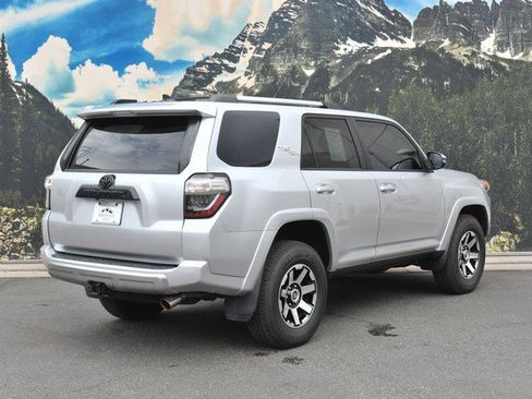 Used 2017 Toyota 4Runner TRD Off-Road Premium AWD/4WD image 3