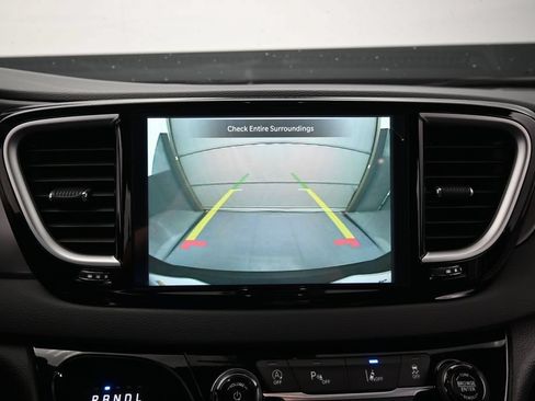 Used 2026 Chrysler Voyager LX FWD image 18