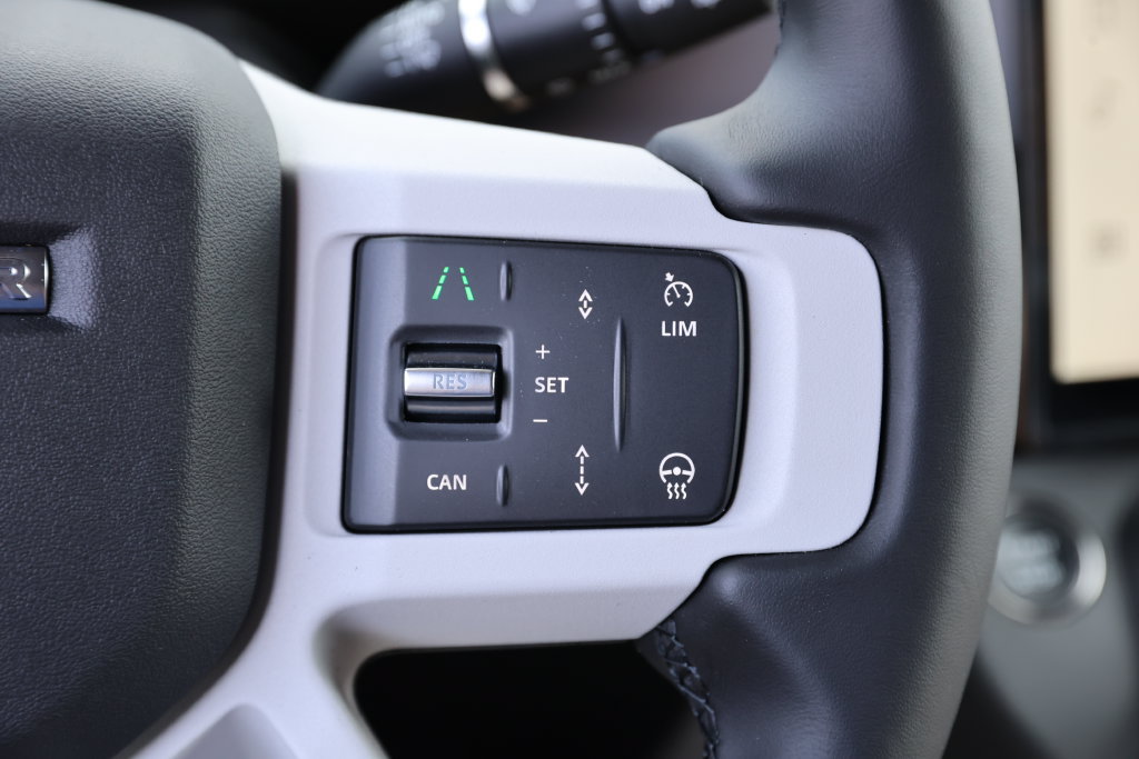 New 2026 Land Rover Defender 130 X-Dynamic SE AWD/4WD image 19