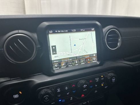Used 2022 Jeep Wrangler Unlimited Rubicon 4xe w/ Cold Weather Group AWD/4WD image 12