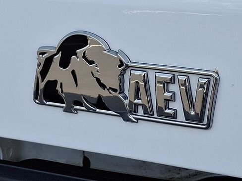 Used 2024 GMC Sierra 1500 AT4X w/ AT4X AEV Edition AWD/4WD image 32