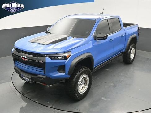 Used 2025 Chevrolet Colorado ZR2 w/ Technology Package AWD/4WD image 11