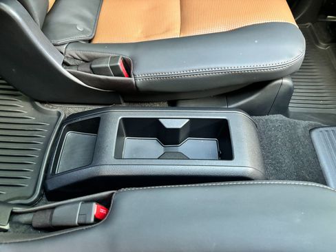 Used 2025 Lexus GX 550 w/ Accessory Package (2T) AWD/4WD image 31