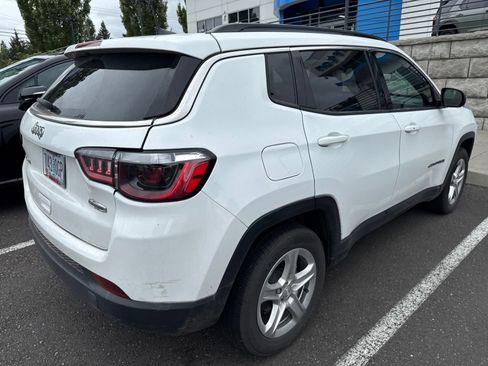 Used 2023 Jeep Compass Latitude AWD/4WD image 4
