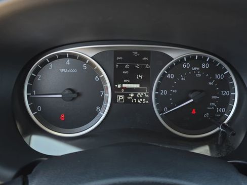 Used 2025 Nissan Kicks Play S image 18