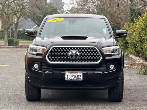 Used 2019 Toyota Tacoma TRD Sport image 8