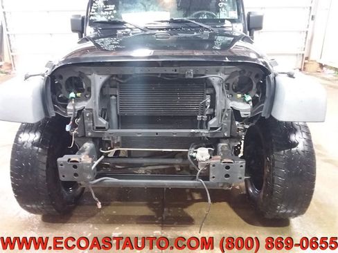 Used 2013 Jeep Wrangler Unlimited Sport w/ Connectivity Group image 15