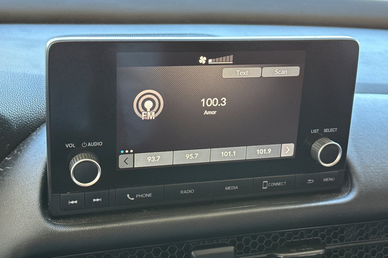 Used 2024 Honda HR-V LX image 27
