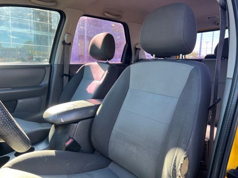 Used 2003 Ford Escape XLS AWD/4WD image 15