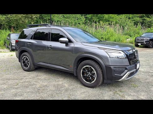 Used 2025 Nissan Pathfinder Rock Creek AWD/4WD image 2