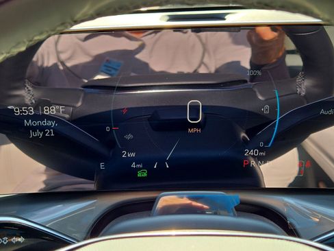 New 2026 Cadillac Vistiq Luxury w/ LPO, Floor Liner Package image 20