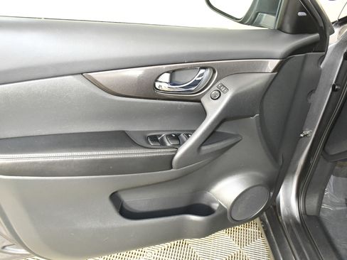 Used 2019 Nissan Rogue S w/ Special Edition Package image 35