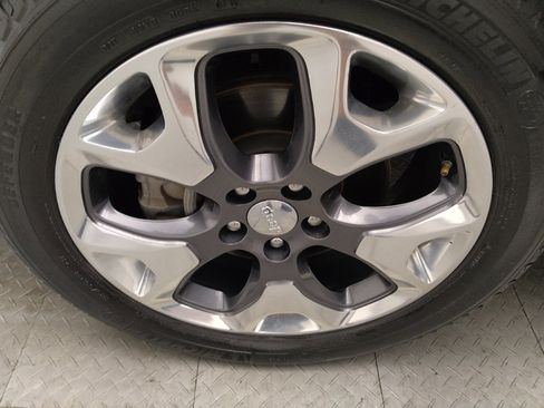 Used 2020 Jeep Compass Limited FWD image 31