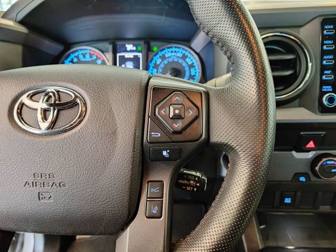 Used 2021 Toyota Tacoma TRD Sport image 13