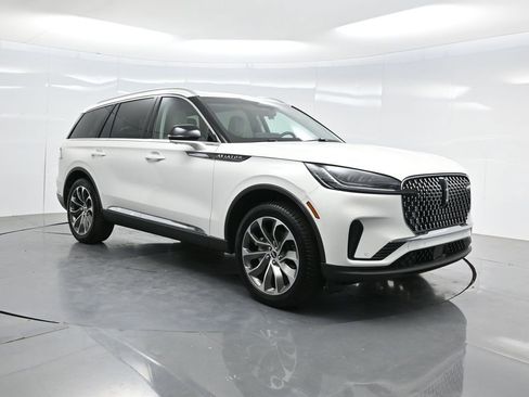 Used 2025 Lincoln Aviator Reserve AWD/4WD image 31