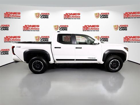 Certified 2024 Toyota Tacoma TRD Off-Road w/ TRD Off Road Upgrade Package image 18