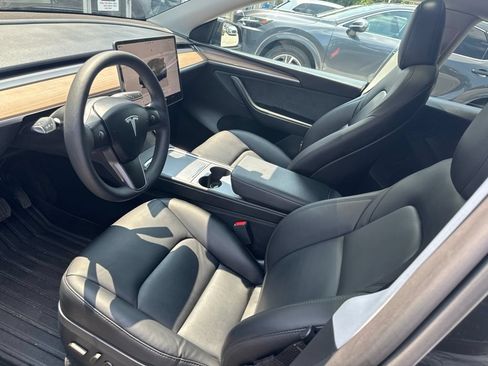 Used 2024 Tesla Model Y Long Range AWD/4WD image 10