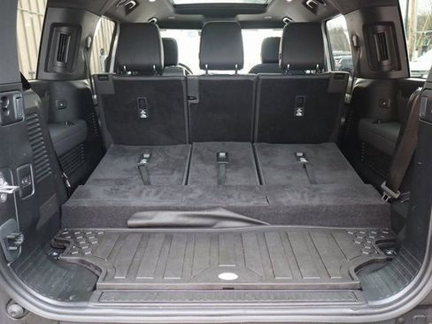 Used 2023 Land Rover Defender 130 X-Dynamic SE image 46