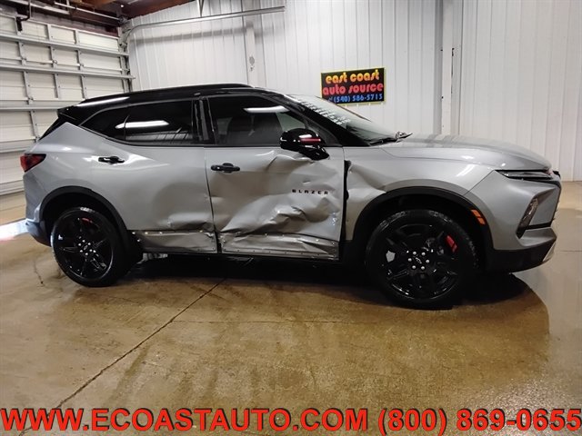 Used 2024 Chevrolet Blazer LT w/ Redline Edition FWD image 2