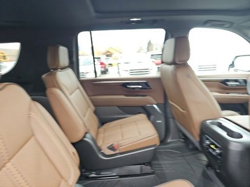 New 2026 Chevrolet Suburban High Country image 22