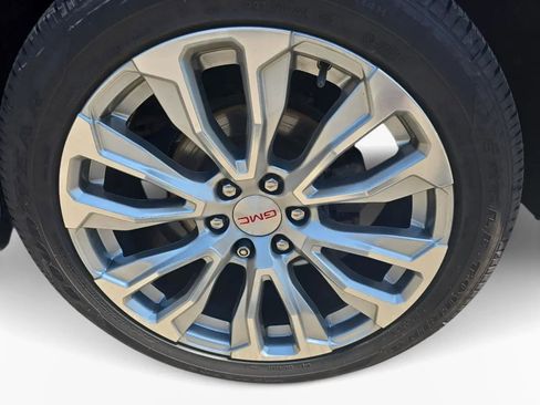 Used 2021 GMC Yukon XL Denali AWD/4WD image 9