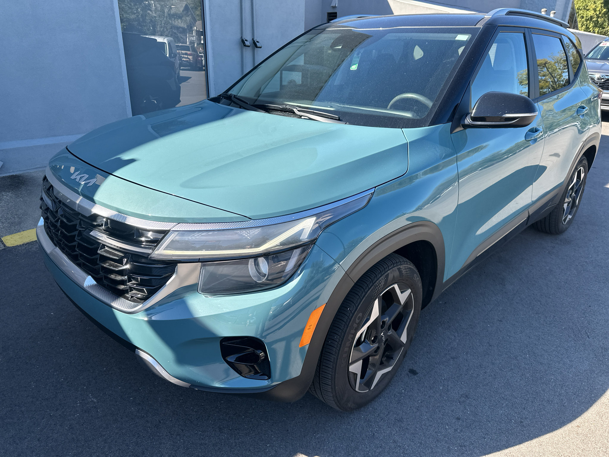 Used 2025 Kia Seltos S FWD image 2