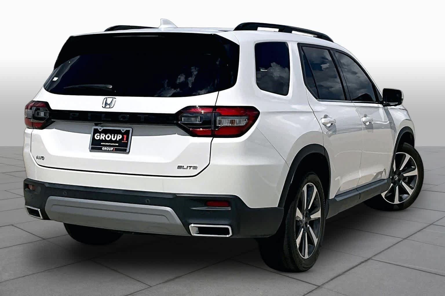 Used 2023 Honda Pilot Elite image 12