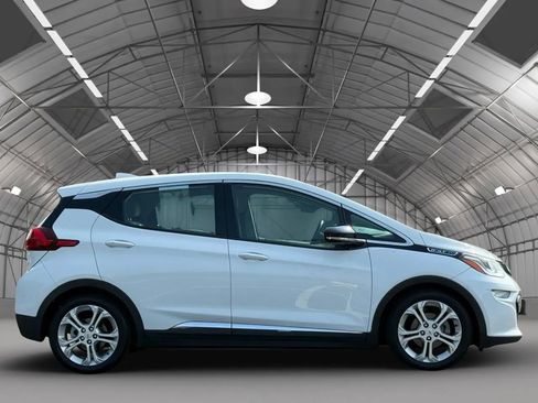 Used 2017 Chevrolet Bolt LT image 8