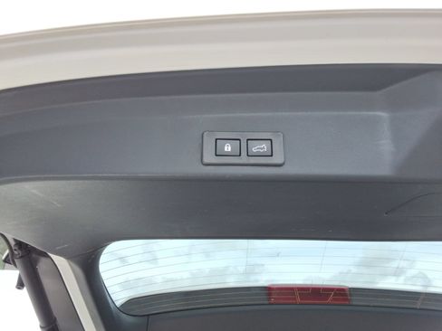 Used 2025 Subaru Ascent Premium AWD/4WD image 24